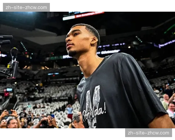 马刺内线伤病潮应对 文班亚马单核驱动战术调整