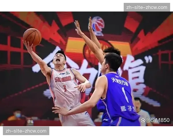 袁堂文奇兵角色三分组织俱佳 上海控卫关键时刻发挥作用